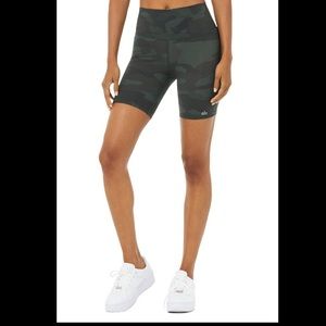 Worn once like new Alo shorts!